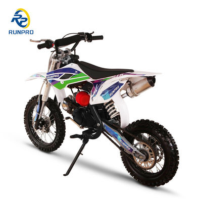 110ccエンジンポケットバイクでオフロードのスリルを体験